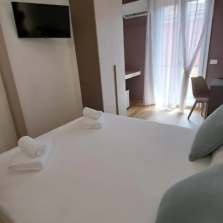 Pensjonat Tanari Centro & Fiera